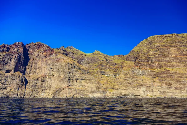 Los Gigantes Rock berg — Stockfoto