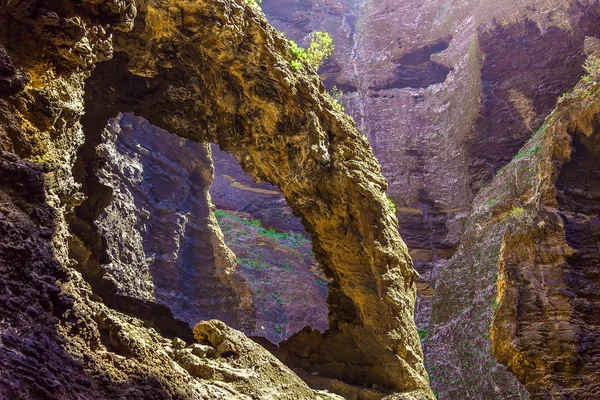 ロッキー山脈の自然のアーチ — ストック写真
