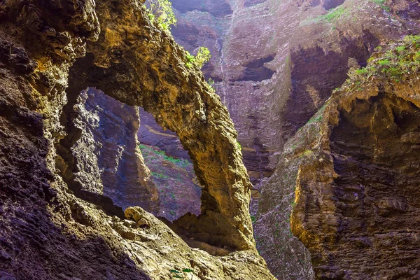 ロッキー山脈の自然のアーチ — ストック写真