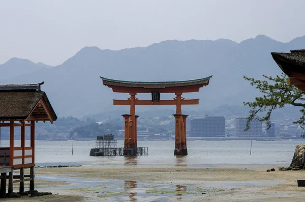 Itukushima helgedom i Miyajima, Japan — Stockfoto