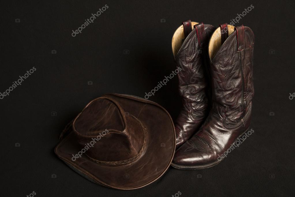 sombrero y botas vaqueras