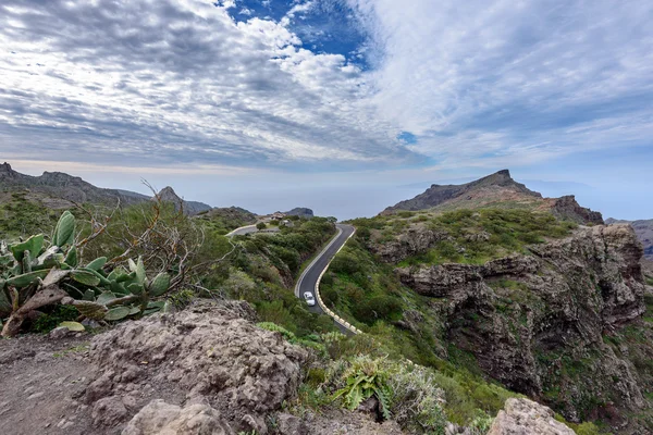 Panorama de montanhas perto da cidade de Masca na ilha de Tenerife, Espanha — Fotografia de Stock