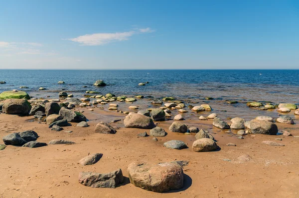 Камені на узбережжі Балтійського моря у Ризі, Латвія — стокове фото