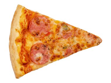 Tek bir gerçek pepperoni peynirli pizza dilimi beyaz arka planda izole edilmiş, nesne kesilmiş, üçgen servis parçasının üstünde, erimiş mozzarella ve domates sosu, klasik İtalyan pizzası.