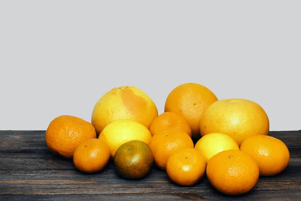 Pomelo Cítrico Naranja Mandarina Sobre Fondo Tablas Madera —  Fotos de Stock