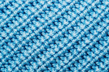 Mavi desenli örgü açık süveter..