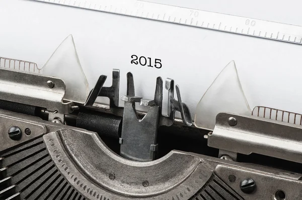 Старая винтажная пишущая машинка с номерами нового 2015 года — стоковое фото
