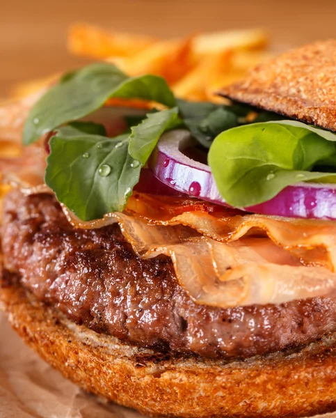 Hambúrguer com carne de perto Imagem De Stock