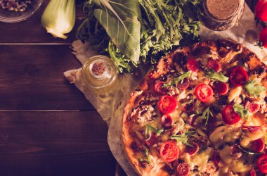 Ev yapımı klasik pizza