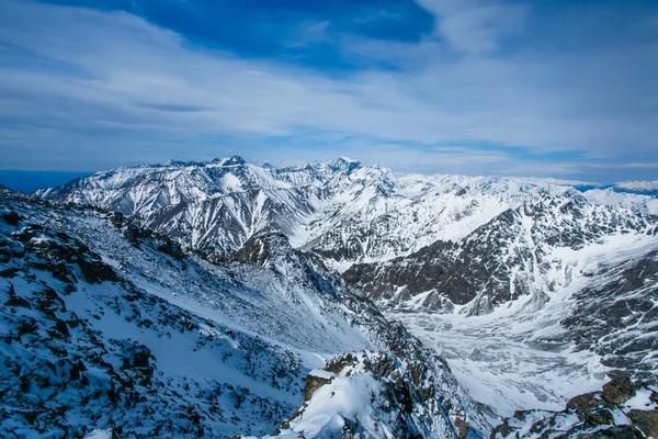 Dağların güzel manzarası. — Stok fotoğraf