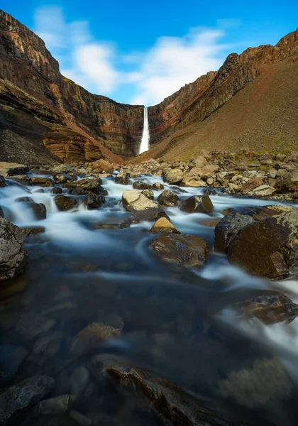 Cascada de Hengifoss en Islandia Oriental —  Fotos de Stock