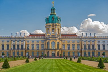 Charlottenburg Sarayı