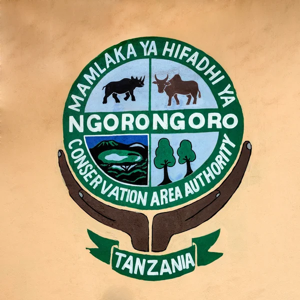 ンゴロンゴロ自然保護区の入り口のサインへようこそ — ストック写真