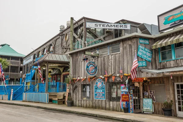 Seafood restaurant and a souvenir shop in Cedar Key, Florida — Stock Photo, Image