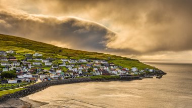 Sandavagur, Faroe Adaları, Danimarka yukarıda gündoğumu