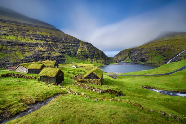 Dorp van Saksun, Faeröer-eilanden, Denemarken — Stockfoto