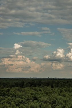 Güzel desenli bulutlar. Yakında yağmur yağacak..