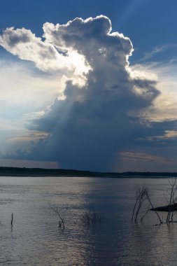 Bulutlar günbatımı Amazon at