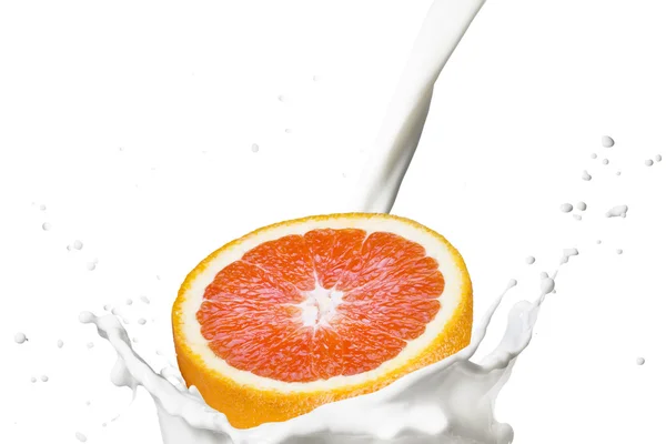 Orange Falling On Milk Splash — Stock Photo, Image