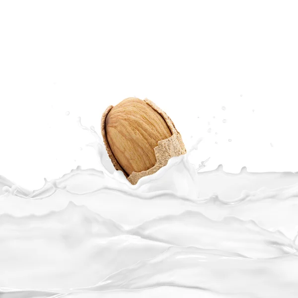 Mandel på mjölk Splash — Stockfoto
