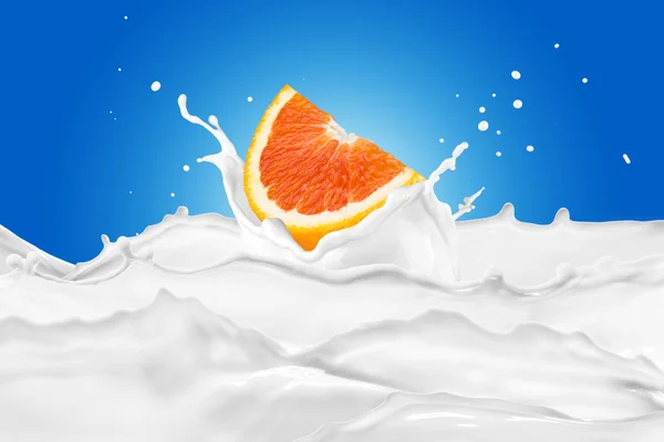 Orange auf Milchspritzer — Stockfoto