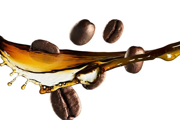 Koffiebonen vallen met koffie Splash — Stockfoto