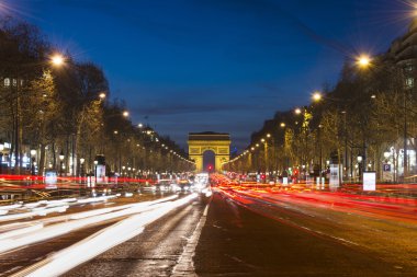 Arc de Triomphe gün batımında