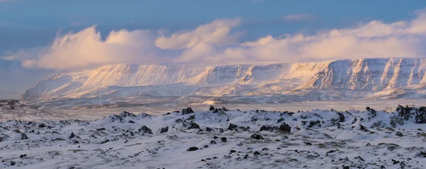 Ισλανδία βουνά στο ηλιοβασίλεμα — Φωτογραφία Αρχείου
