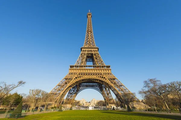 Eiffeltårnet ved solopgang - Stock-foto
