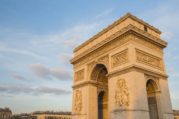 Arco do Triunfo ao pôr-do-sol — Fotografia de Stock