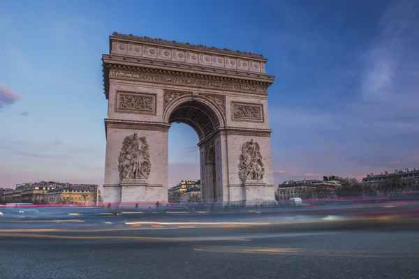 Arco do Triunfo ao pôr do sol — Fotografia de Stock