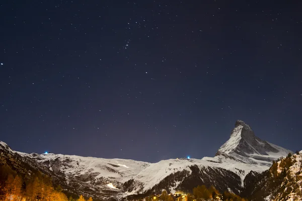 Matterhorn pico à noite — Fotografia de Stock