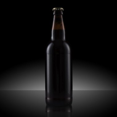 Siyah bira şişesi