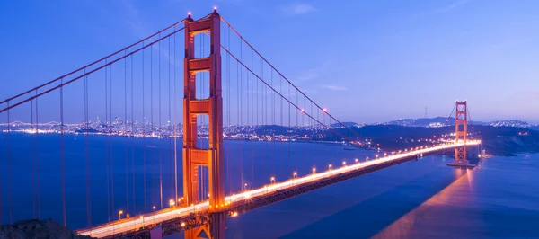 Golden Gate Bridge v večer — Stock fotografie