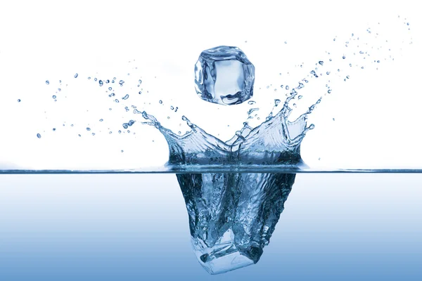 Water Splash van Ice Cube — Stockfoto