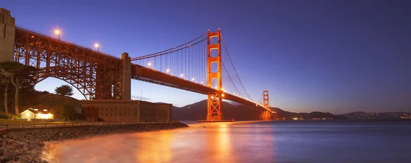 Golden Gate Bridge at night — Stock Photo, Image