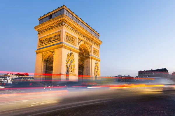 Arco do Triunfo ao pôr do sol — Fotografia de Stock