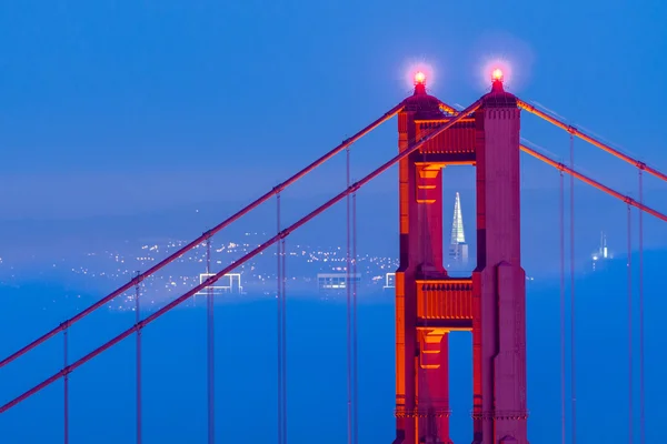 Golden Gate Bridge à noite — Fotografia de Stock