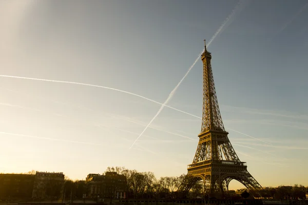 Eiffelova věž v západu slunce — Stock fotografie