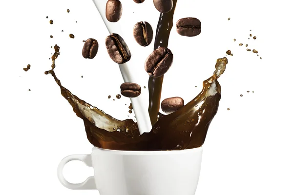 뜨거운 커피와 우유 스플래시 — 스톡 사진