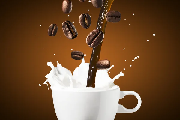 Hot Coffee and Milk Splash — Stock Photo, Image