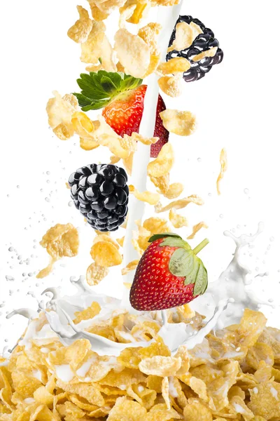 Corn Flakes With Strawberries and Blackberries — Stock Photo, Image