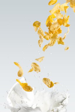 Mısır gevreği süt Splash düşen