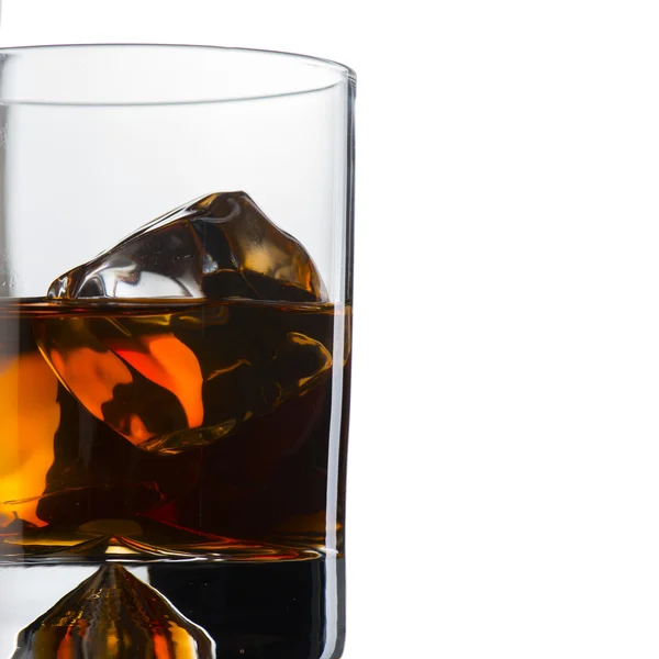 Whiskey con cubitos de hielo —  Fotos de Stock