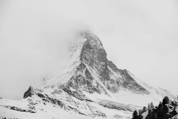 白雪覆盖的高山 — 图库照片