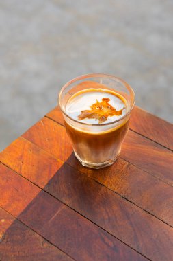 Bir fincan dondurmalı kahve..