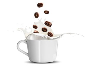 Beyaz Arkaplanda Kahve ve Süt Sıçratma Turu. Güzel Stüdyo Işıklandırması Yüksek Hızlı Fotoğraf Çekimi