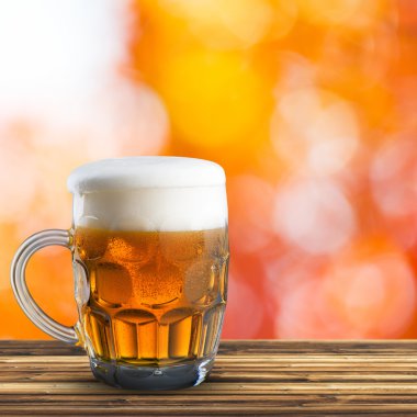 Bir bardak soğuk bira.