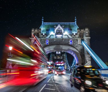 Kule Köprüsü ve Trafik Renk Karışımı