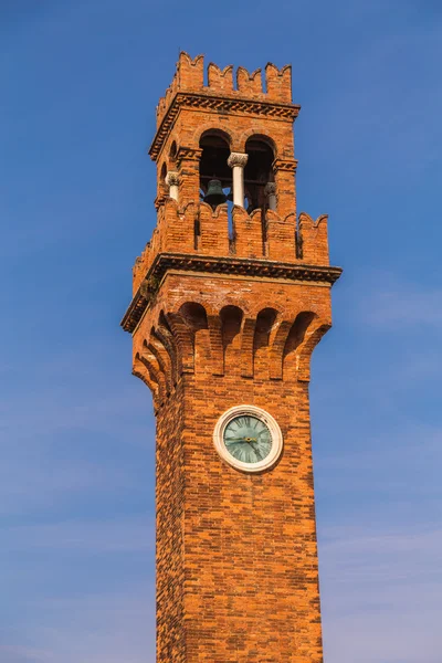Bell a věž s hodinami v Murano — Stock fotografie